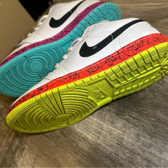 Jorden/ nike air/ low Gs (multi color) - Picture 2 of 5